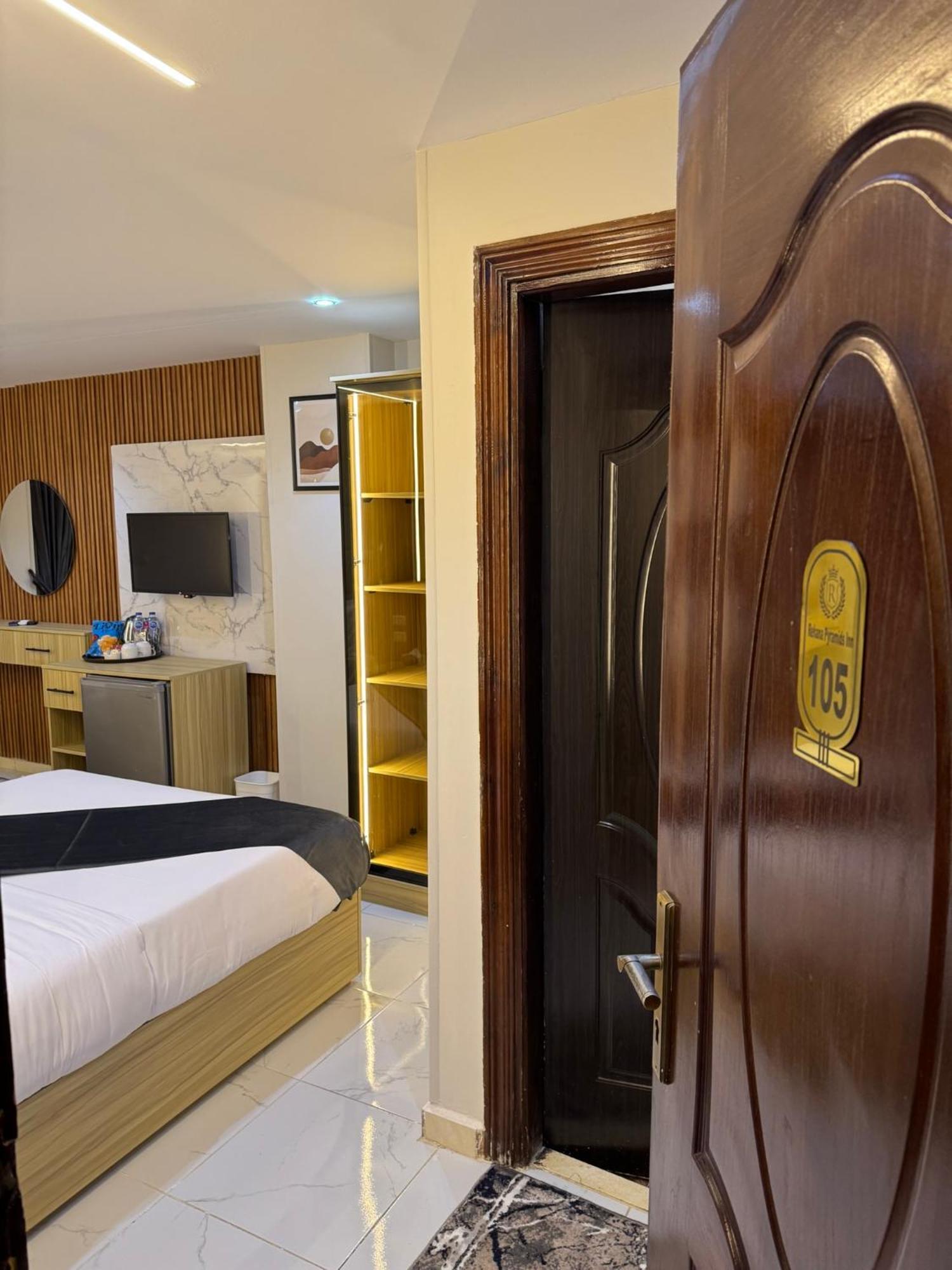 Royal Golden Pyramids Inn Giza Exterior foto